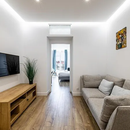 Le Bamboo Idealement Situe En Centre-ville, Pour Familles Ou Petits Groupes 戛纳