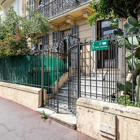Le Bamboo Idealement Situe En Centre-ville, Pour Familles Ou Petits Groupes * Cannes